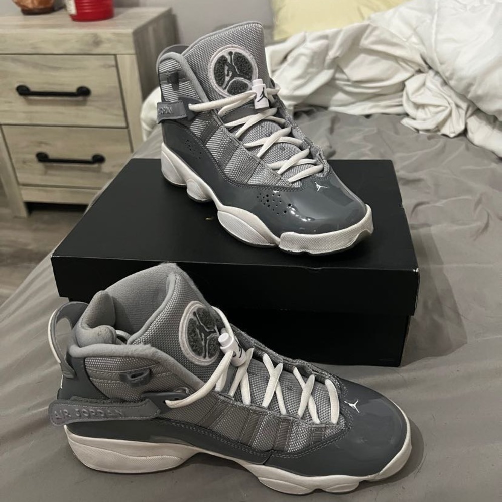 Cool grey Jordan 6 rings size 7y